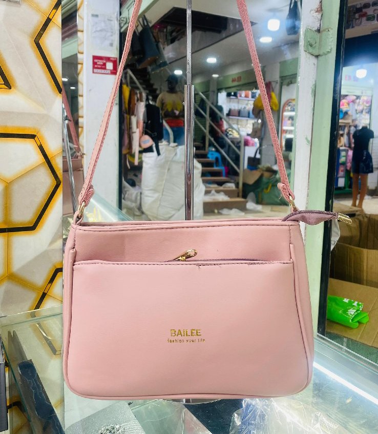 shoulder bags and catch bags