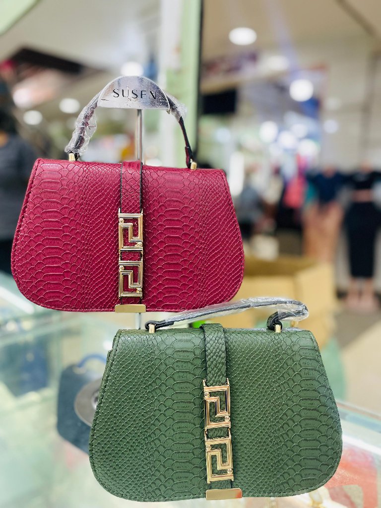 shoulder bags and catch bags