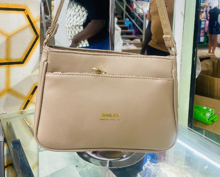 shoulder bags and catch bags