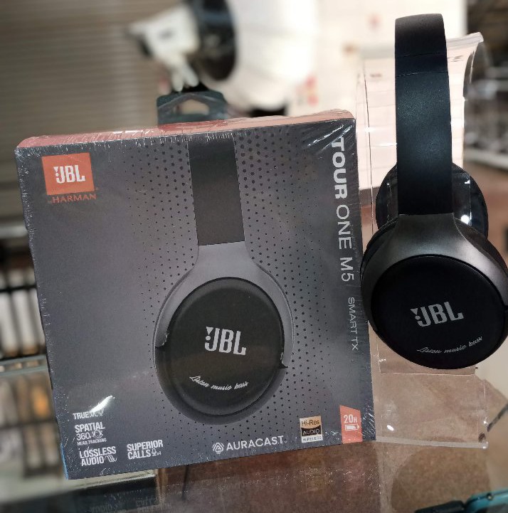 jbl tourone M5 headsets