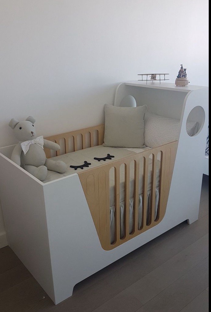 baby crib