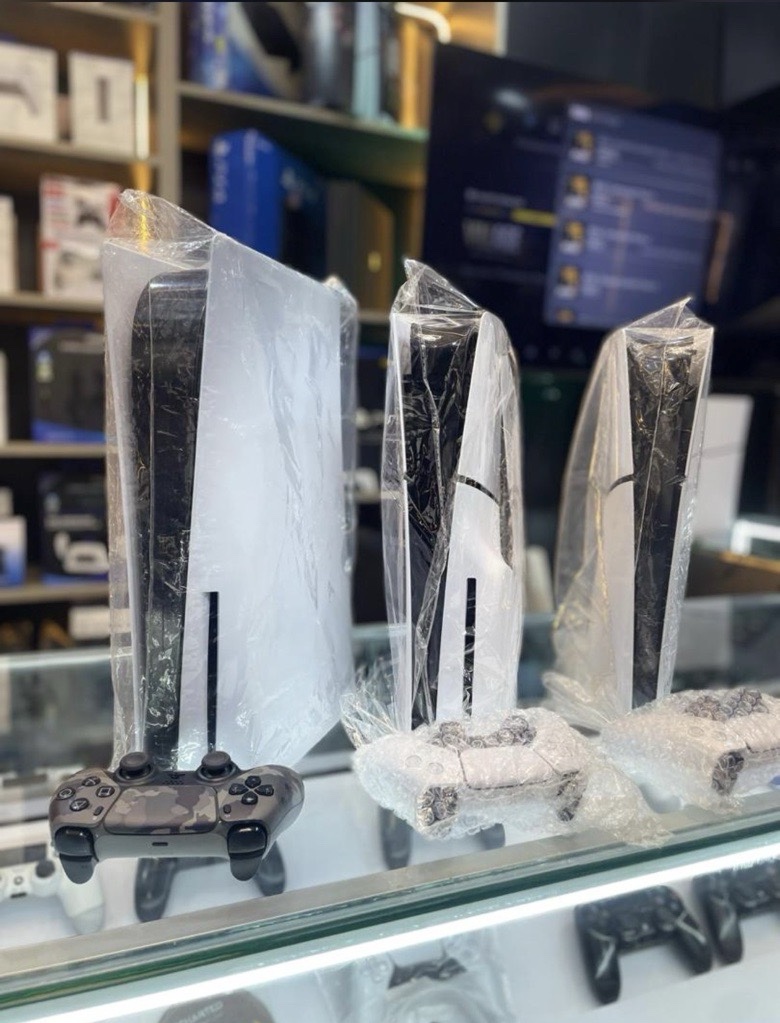 PlayStation 5 consoles standard and slim